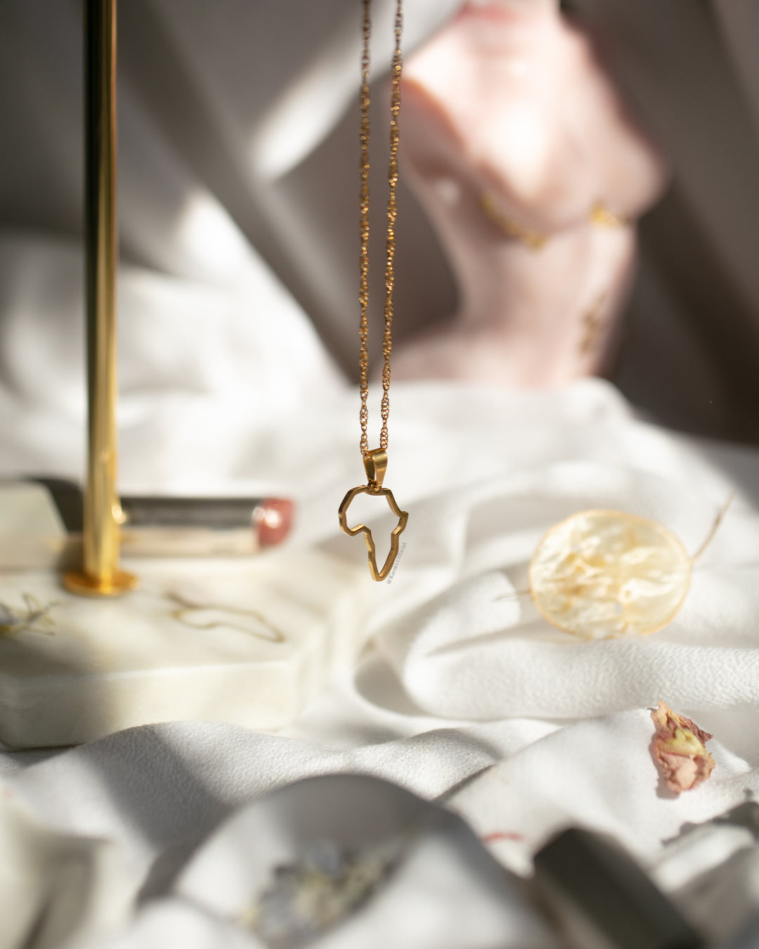 Africa Outline Mini Necklace - KIONII