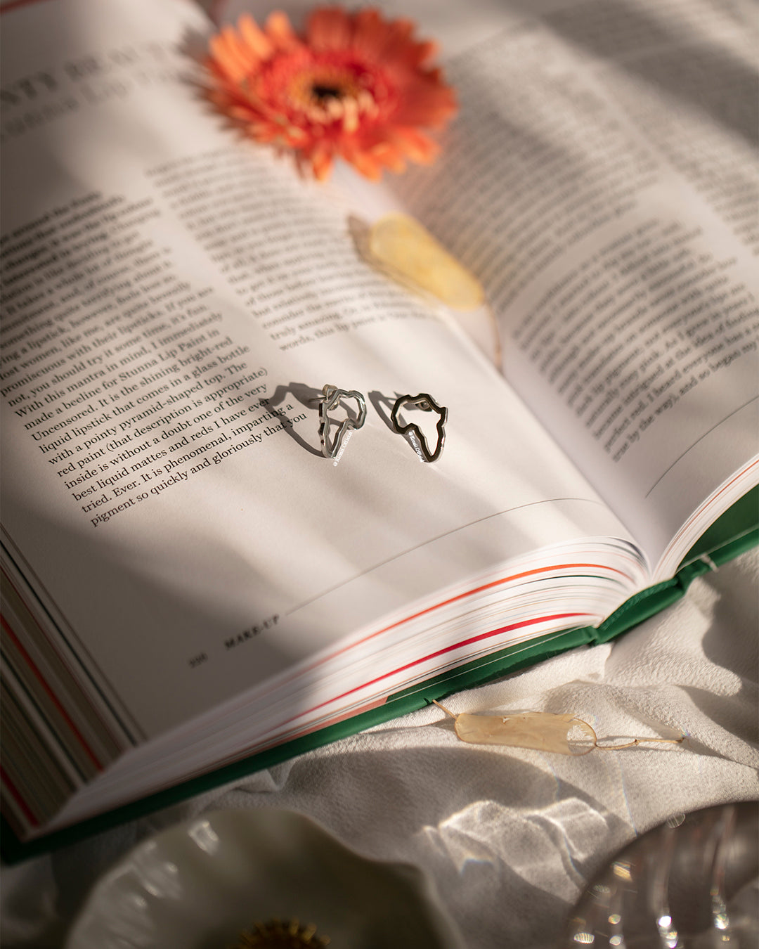 Africa Outline Silver Studs - KIONII