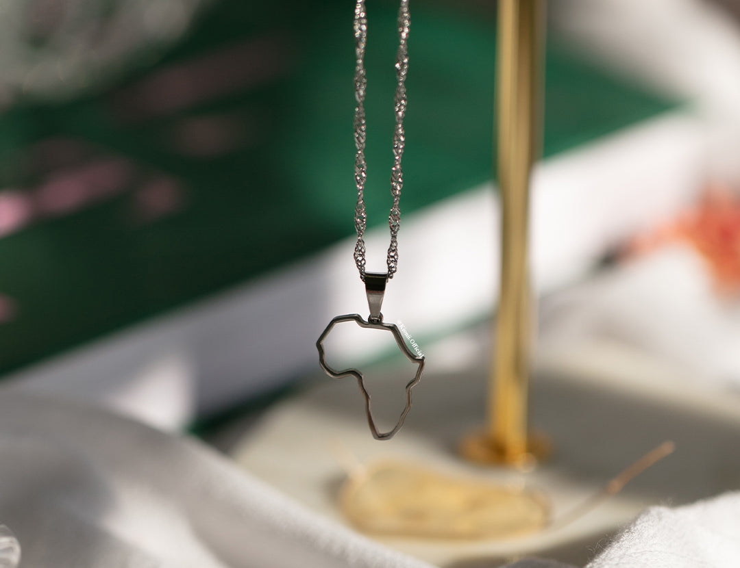 Africa Outline Mini Necklace - KIONII