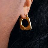 Kesia Hoops